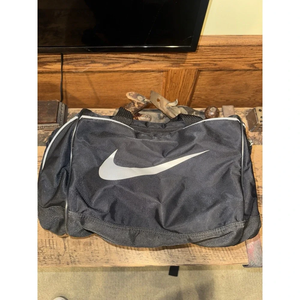 Nike Black‎ Duffel Gym Travel Workout Tote Bag